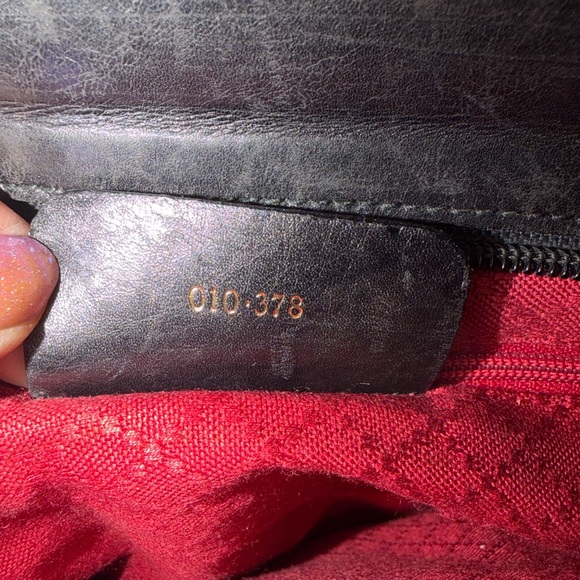 Vintage Gucci Sherry Shoulder Bag with Red and Green Stripe adjustable strap. - Picture 10 of 12